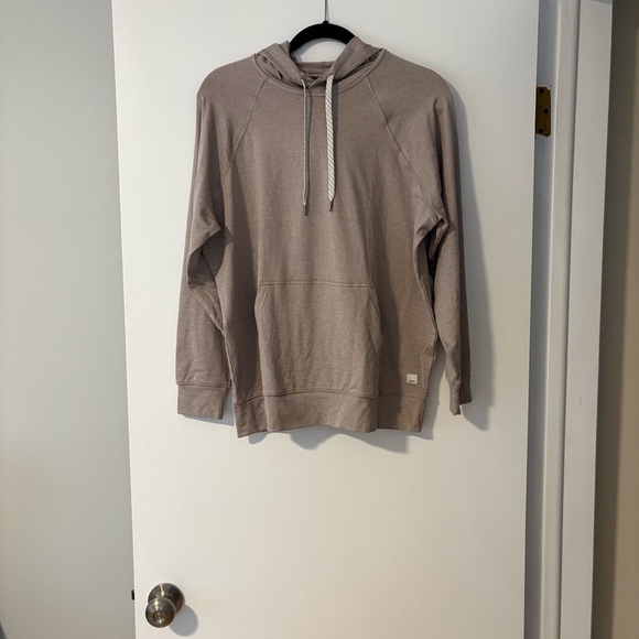 Vuori Women’s Halo Oversized Hoodie - Picture 2 of 9